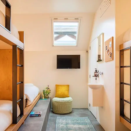 Bunk Hostel *